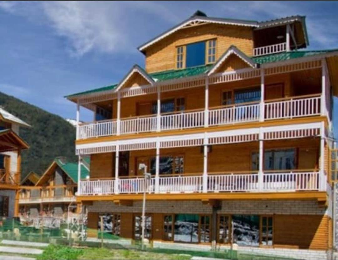 Himalayan 3*